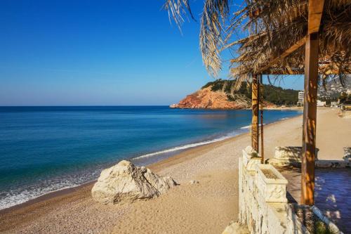 URBAN apartments in Sutomore
