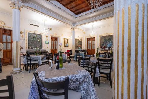 Restaurant, Capital O Hotel Patio Pombo in Oaxaca