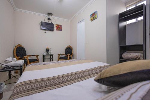Standard Double Room image 2