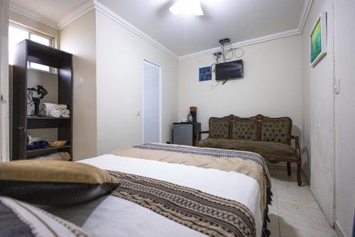 Standard Double Room with Two Double Beds image 1