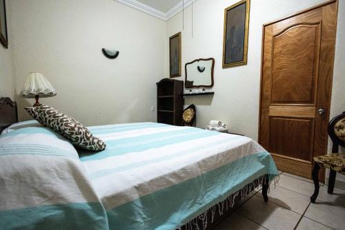 Deluxe Double Room image 2
