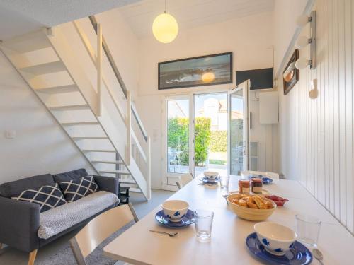 virtuve, Holiday Home Les Jardins de l'Ocean-38 by Interhome in Vaux Sur Mer mazpilsēta