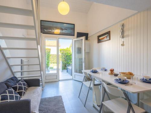 virtuve, Holiday Home Les Jardins de l'Ocean-38 by Interhome in Vaux Sur Mer mazpilsēta