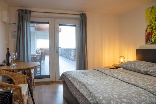 Book the Standard Queen Room Standard Queen Room