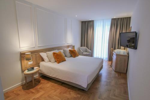 2 queen beds