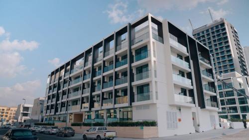Spacious Luxury 1br Jvc Balcony & Pool, Дубай (фото 9)