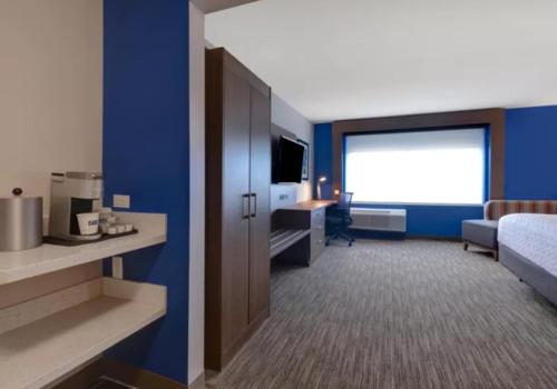 Holiday Inn Express & Suites - Detroit - Dearborn, an IHG Hotel in Dearborn, USA