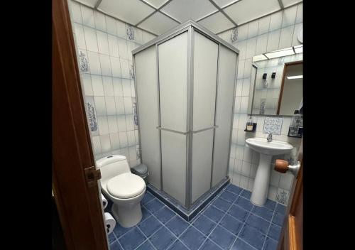 Bathroom, Hospedaje Gladys in Universitaria