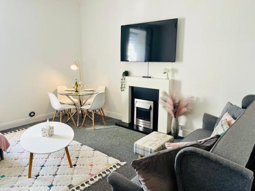 Central, Modern Apartment - Private Terrace - Dog Friendly, Aberdeen (foto 9)