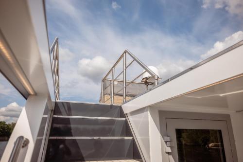 Nena Lake Loft - image 2