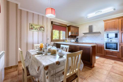 Bakio Country House by Next Stop Bilbao in San Pelaio
