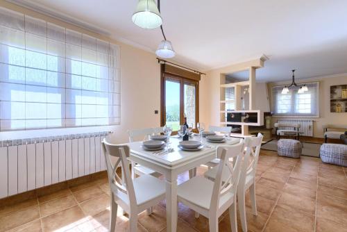 Bakio Country House by Next Stop Bilbao in San Pelaio