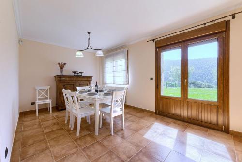 Bakio Country House by Next Stop Bilbao in San Pelaio