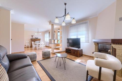 Bakio Country House by Next Stop Bilbao in San Pelaio