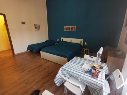 Triple Room with Private Bathroom image 8