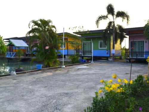 บ่อตกปลาเพียงรักและที่พัก บ่อตกปลาเพียงรักและที่พัก