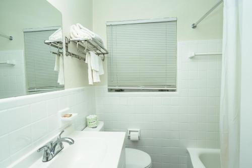 Sunrise Resort Motel South – Clearwater Beach, FL
