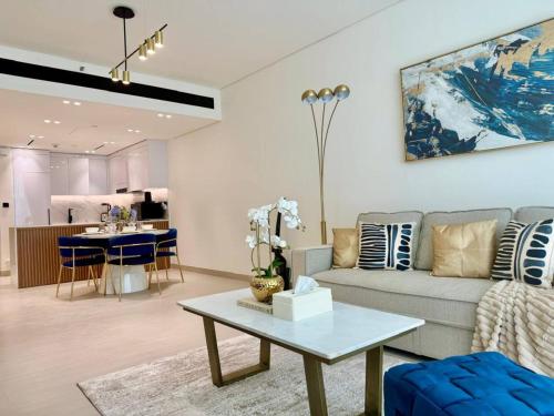 Spacious Luxury 1br Jvc Balcony & Pool, Дубай (фото 5)