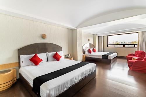 Standard Two Beds  room in Capital O Andrade Mexico City