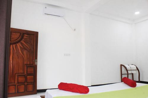 Deluxe Double Room image 5