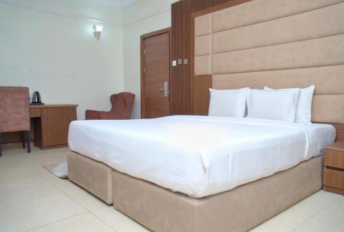 Single Room image 4