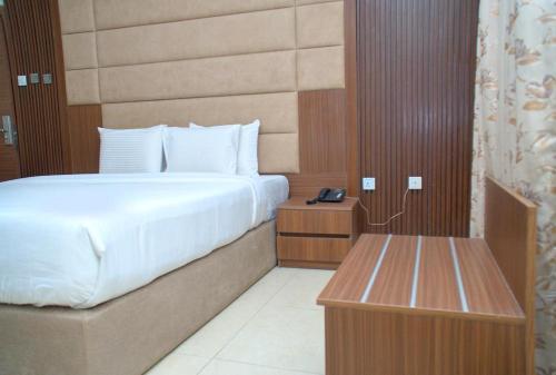 Single Room image 1