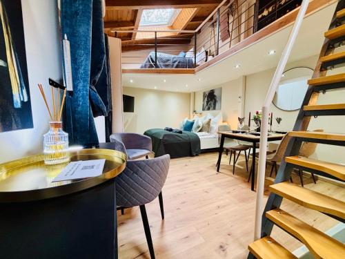 MoonDayHomes - TopLocation I 4Persons I Gallery Maisonette Boutique Apartment PERA, Frankfurt/Main (photo 9)