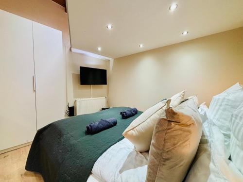 MoonDayHomes - TopLocation I 4Persons I Gallery Maisonette Boutique Apartment PERA, Frankfurt/Main (photo 10)