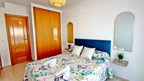 Two-Bedroom Deluxe Apartment image 8
