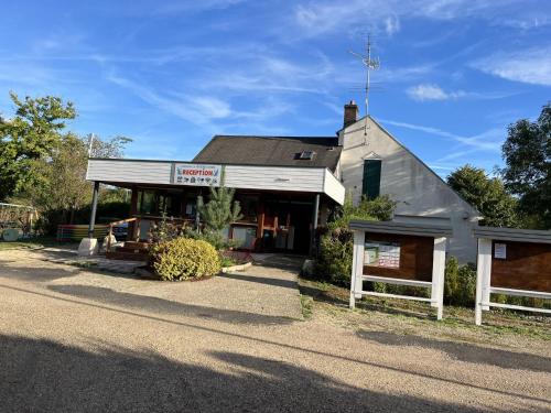 Camping maeva Escapades La Rivière Dorée (Camping maeva Escapades La Riviere Doree) in Nemours