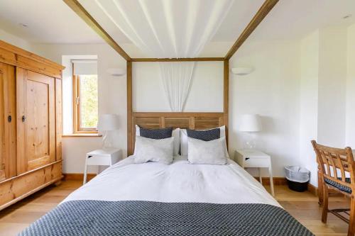Hurst Farm B&B - image 14