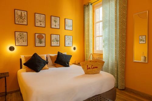 Queen Room image 8