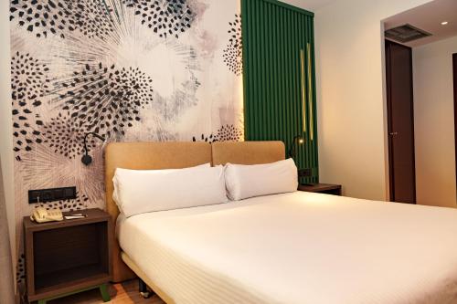 3 bedrooms, 4 beds