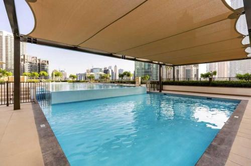 OYO HOME 1350 Premium 1-bed Apt Burj Crown, Dubai (foto 3)