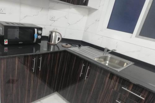 OYO 701 Home Zaroni bldg IC, Dubai (photo 6)