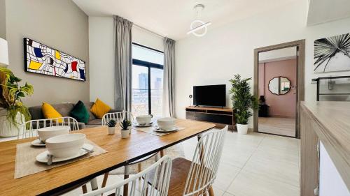 Modern 1-Bedroom La Perla Apartment JVC with Infinity Pool & Kids’ Zone, Dubaj (fotografie 10)