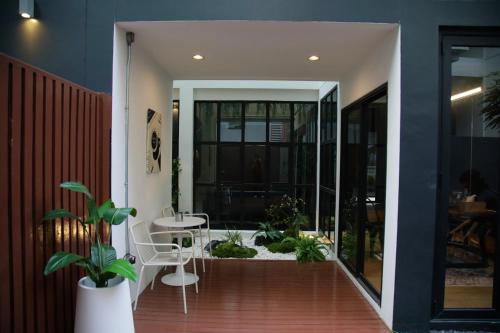 Designer Villa w/ Private Courtyard | Ekkamai Bangkok 