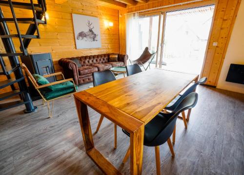 Le petit Repaire de Sailhan, Ecolodges in แซงต์ ลารี ซูลง