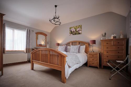 Humble Bee Cottage - image 13