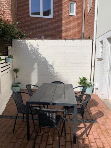 Une belle étage à Stockel with charming patio, Brüssel (Foto 6)