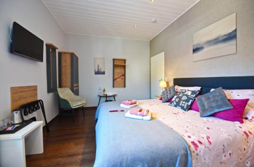 Double Room image 9