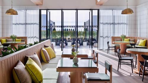 Közös társalgó / TV, Sentral West Midtown at Star Metals in Blandtown