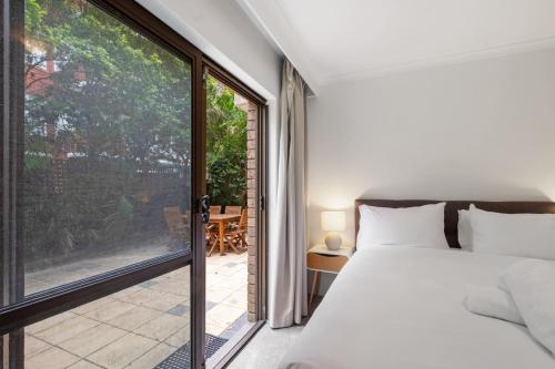 Garden Apartment with Large Outdoor Areas. - image 11