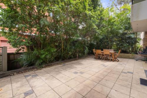 Garden Apartment with Large Outdoor Areas. - image 3