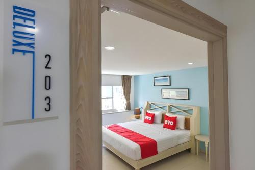 room detail thumbnail 1