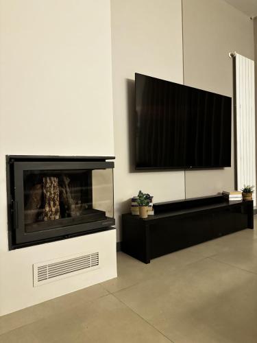 The Corner 1BR in Gemmayze - image 11