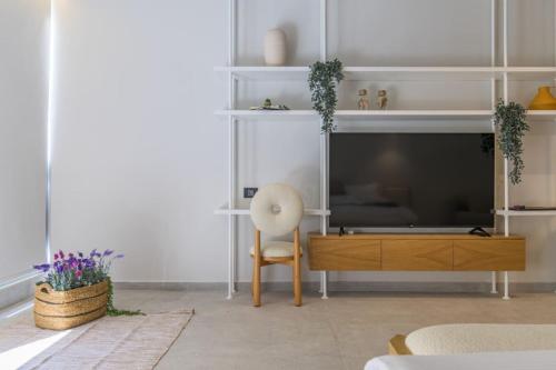 BOHO Studio Wild Flowers in Mar Mikhael - image 9
