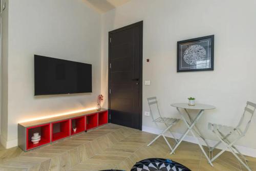 Paris 1BR Gemmayze - image 7