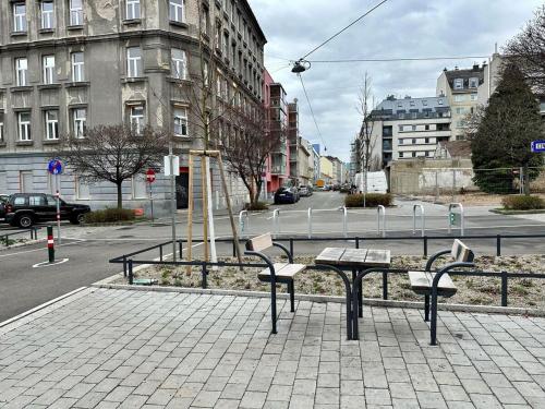 Spacious & Cozy Guesthouse - Near Metro & City Center - 3 Beds for 5 Person, Вена (фото 3)