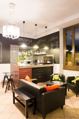 Pub/Lounge, Hotel Panorama near Akadémiai Képtár